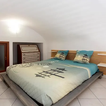 House In The Tower Apartment
